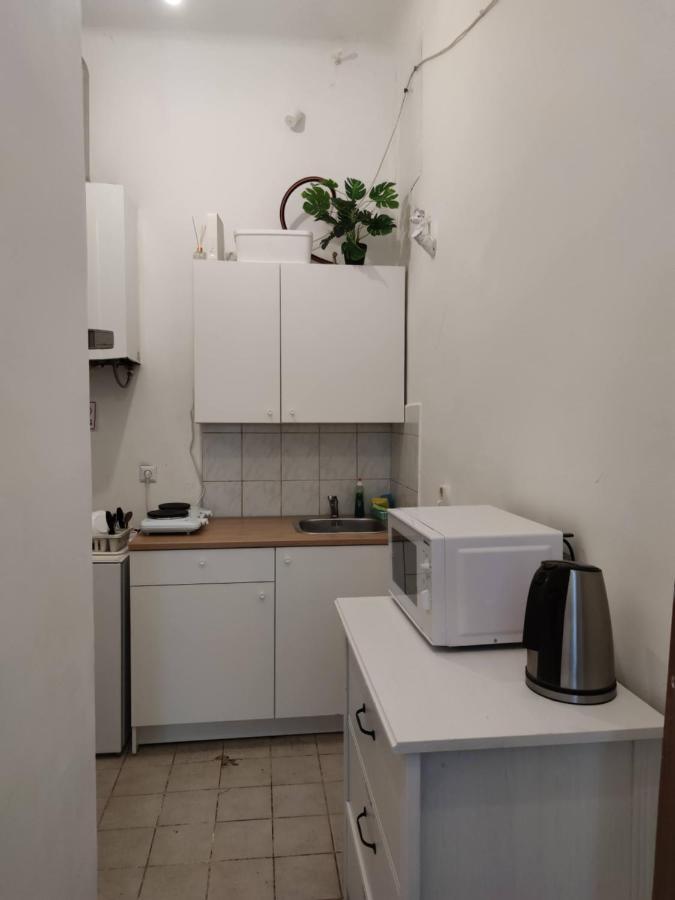 With Privat Shower In 3 * Wenen